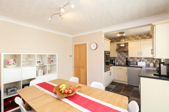 Kitchen / Diner  