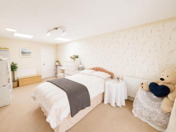 2 bed Bungalow for sale Image 9
