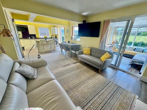 3 bed Semi-Detached for sale Image 11
