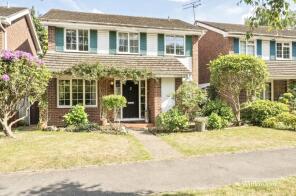 23, Elizabeth Avenue, Bagshot GU19 5NX