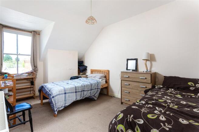 5 bed Semi-Detached for sale Image 12