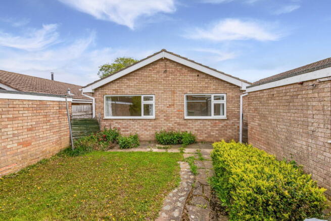 2 bed Detached Bungalow for sale Image 9