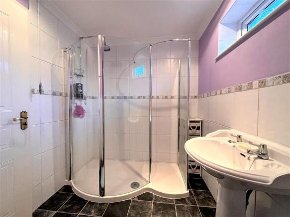 FIRST FLOOR BATHR...