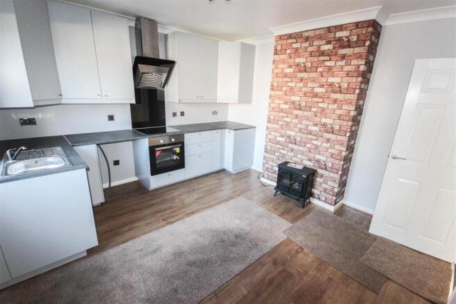 Kitchen/Lounge Area
