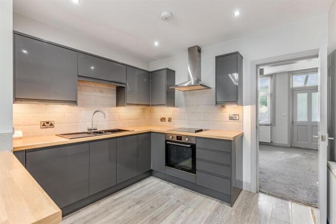 3 bed Terraced for sale Image 7