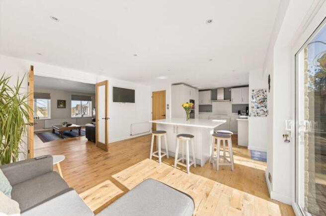 LIVING BREAKFAST KITCHEN