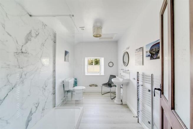 HOUSE BATHROOM