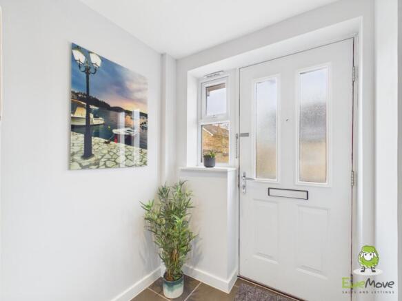 EweMove Estate Agents Basingstoke - Brockham Grang