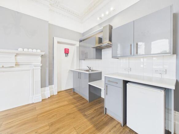 CAM04938G0-PR0496...