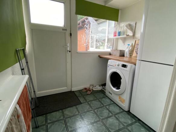 5 bed Semi-Detached for sale Image 7