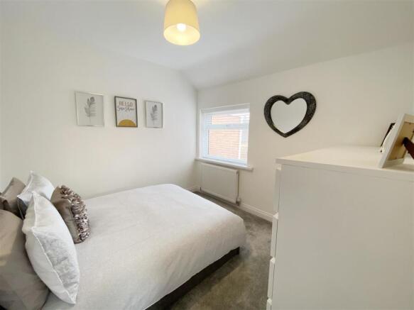 Bedroom 2 pic 1.jpg