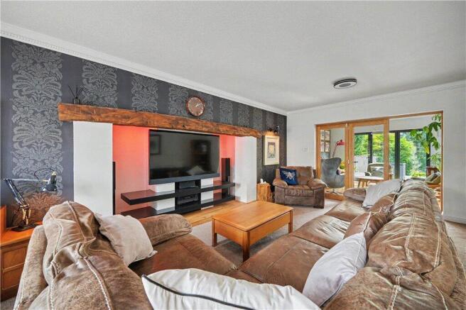 5 bed Detached for sale Image 10