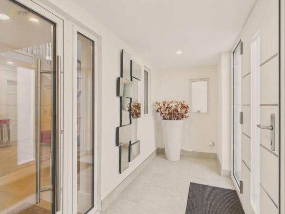 cam01698g0pr0141still001