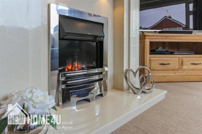 LOUNGE: