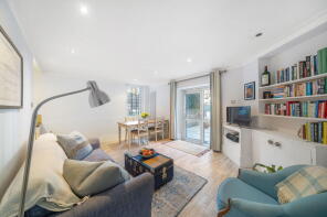 Flat 34, 36 38 Thornbury Court, Chepstow Villas, London W11 2RE