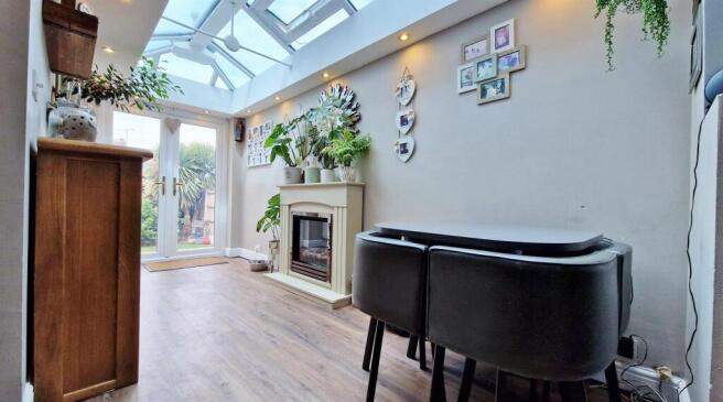 Sun/Dining Room
