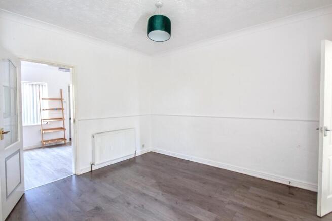 3 bed Terraced for sale Image 5