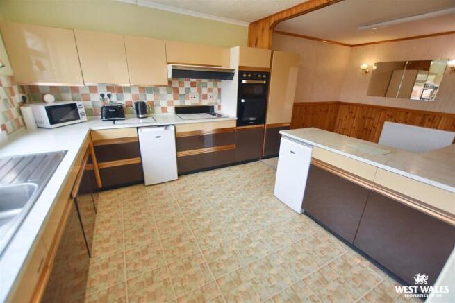 6 - 2025-10-26T201544.731.jpg