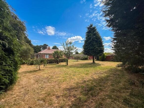 2 bed Detached Bungalow for sale Image 6