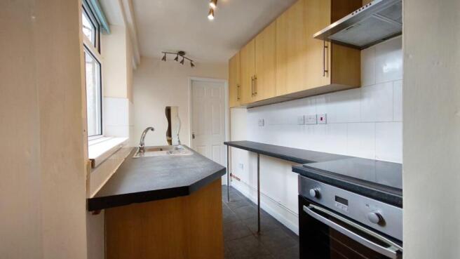 2 bed Terraced to rent Image 4
