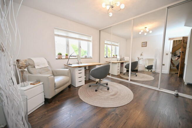6 bed Detached for sale Image 12
