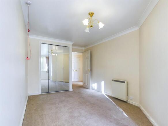 Lymington Road, Highcliffe, Highcliffe, Dorset, BH23 photo 4