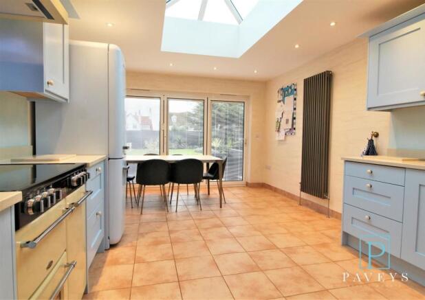 KITCHEN BREAKFAST ROOM