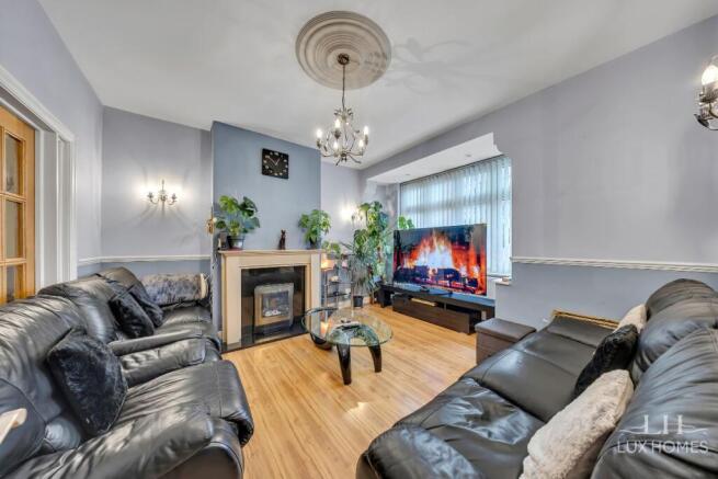 Chadwell Heath Lane, Romford photo 4