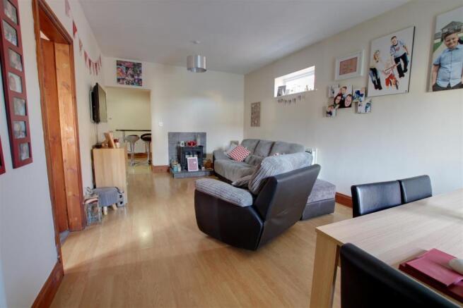 Lounge/Dining Room