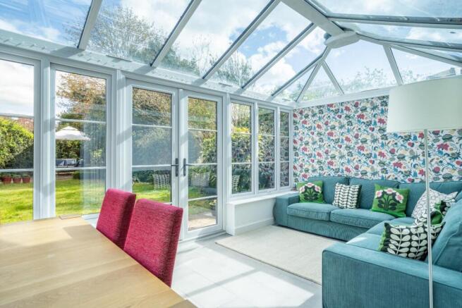 6 bed Semi-Detached for sale Image 7