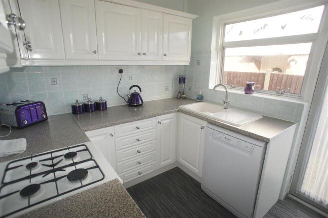 KITCHEN/BREAKFAST RO
