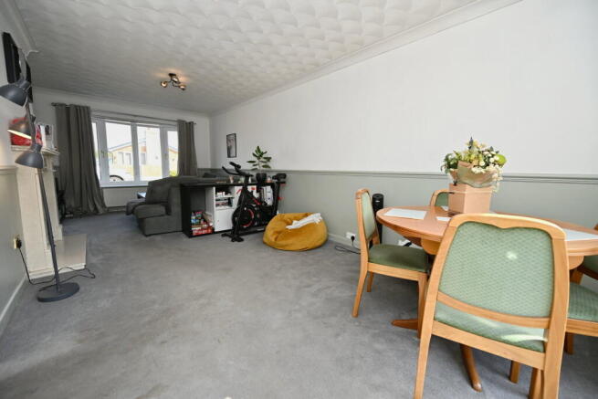 3 bed Semi-Detached for sale Image 4
