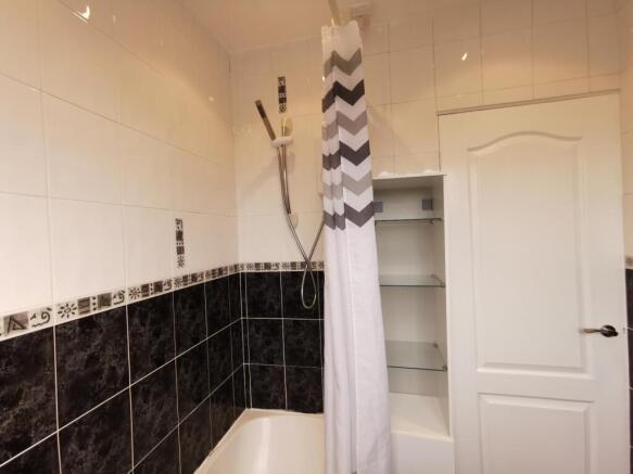 3 bed Terraced to rent Image 9