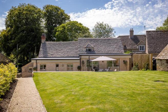 30 - The Old Post Office - GL7 7EF - Web.jpg