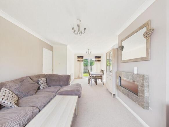 3 bed Semi-Detached for sale Image 4