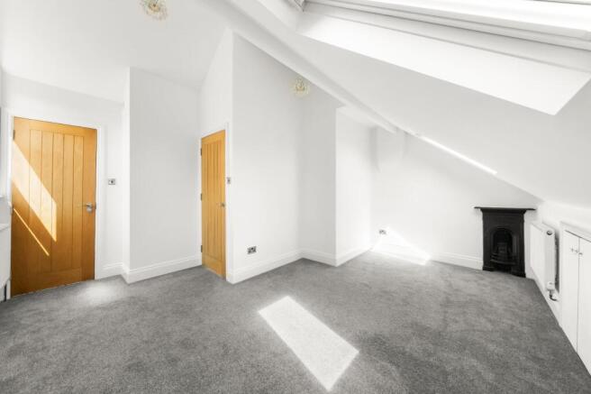 4 bed Terraced for sale Image 11