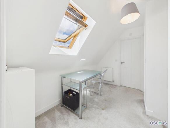 5 bed Detached for sale Image 11