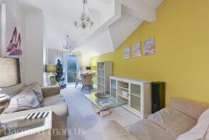 8, Dove Place, Holroyd Road, Claygate, Esher KT10 0LD