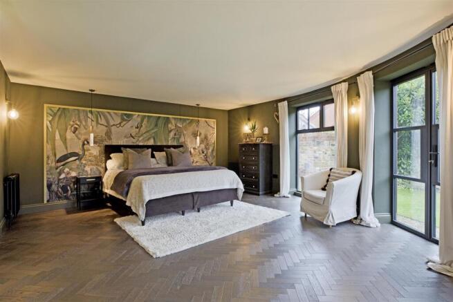 3 bed Barn Conversion for sale Image 12