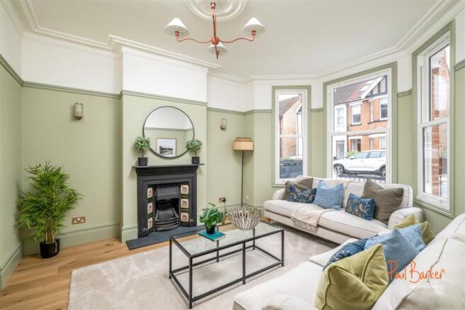 260714 - 46 Glenferrie Road, St Albans - 08 [WM].j