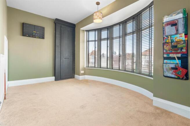 4 bed Semi-Detached for sale Image 8