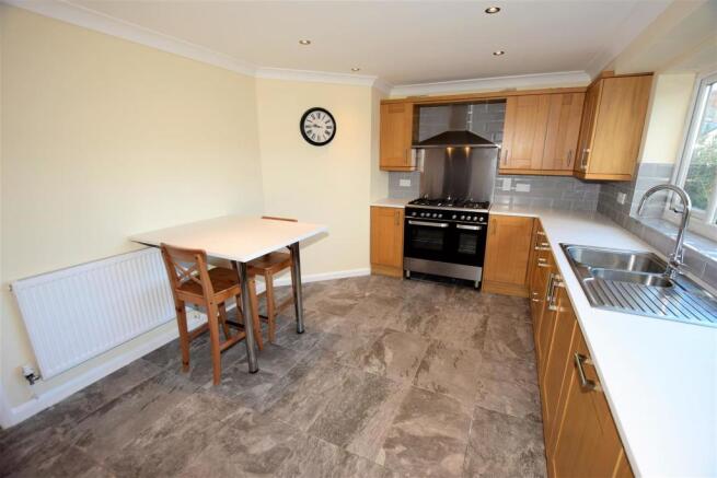 Kitchen/ Breakfast Room