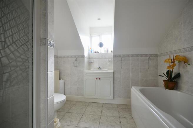 En-Suite Bathroom