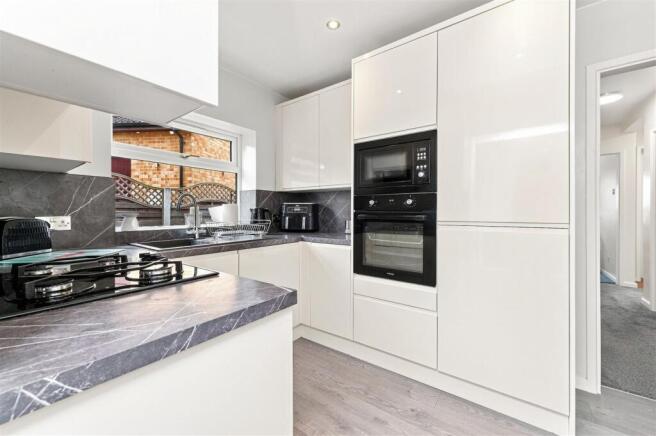 3 bed Semi-Detached Bungalow for sale Image 9