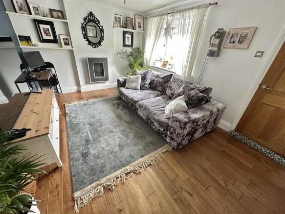 3 bed Semi-Detached for sale Image 6