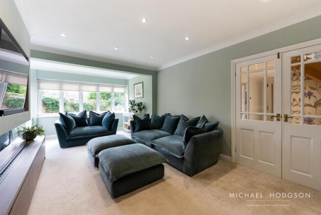 Silksworth Hall Drive-04.jpg