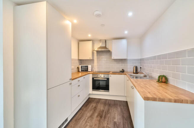 1298381-9-684fe0e...