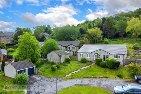 Heys Gardens, Thongsbridge, Holmfirth, HD9