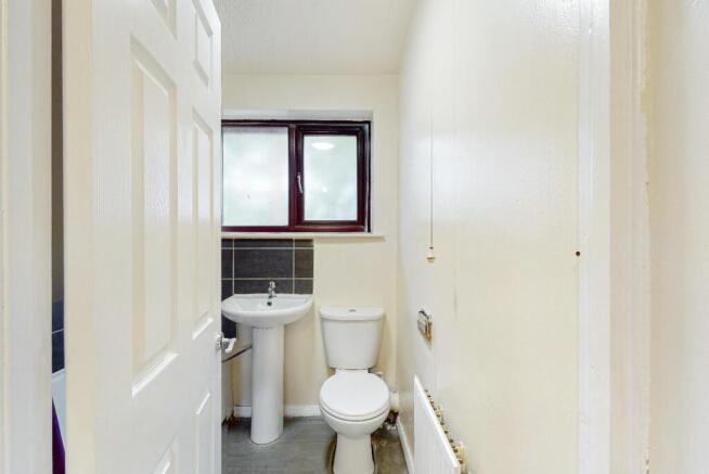 3 bed Semi-Detached to rent Image 7