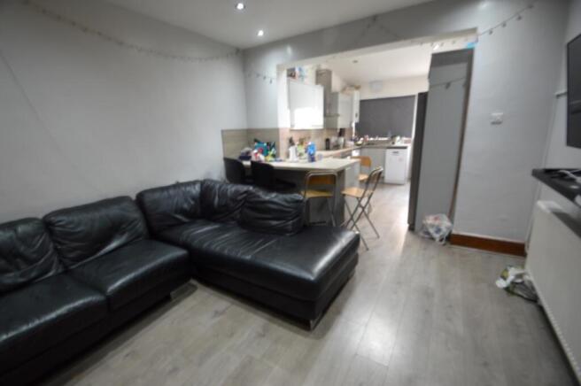 7 bed Terraced to rent Image 4
